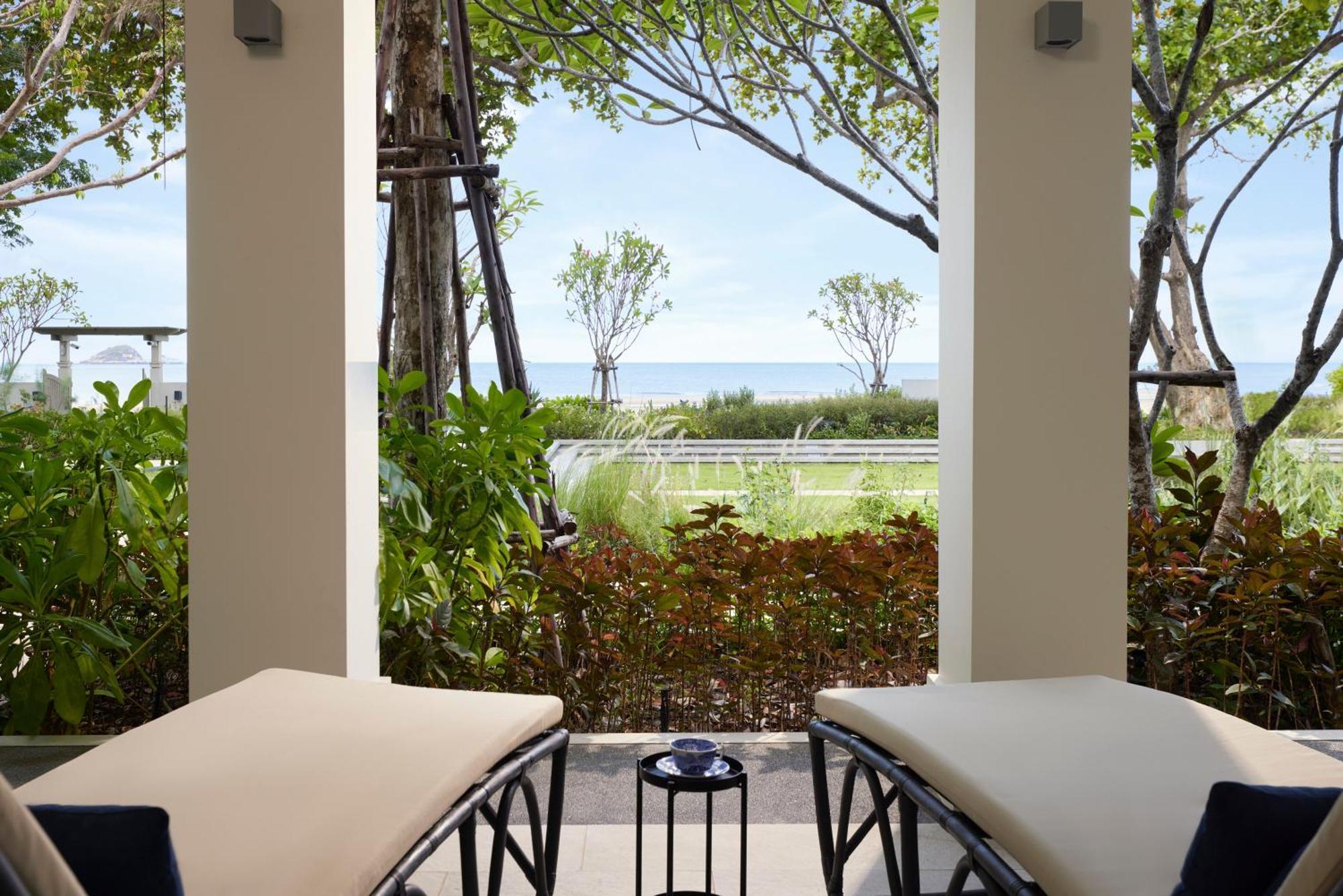 Charras Bhawan Hotel And Residences Hua Hin Phòng bức ảnh